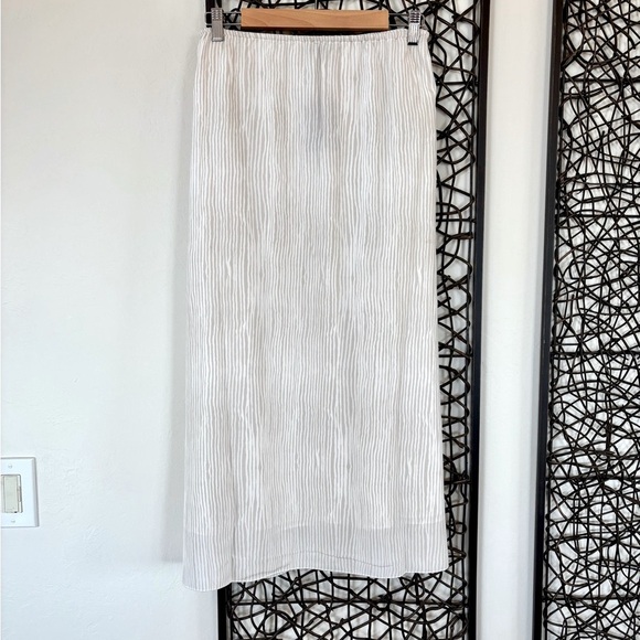 ATM
ANTHONY THOMAS MELILLO Silk pull on maxi skirt. - Picture 3 of 16